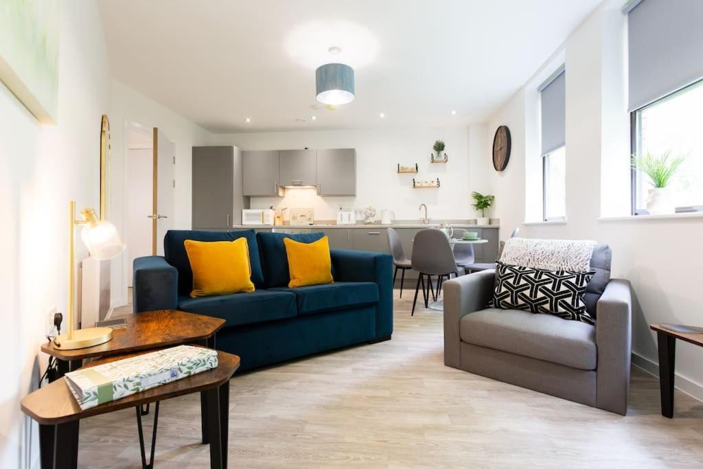 Polly'S Place Apartment Taunton & Free Off Road Parking & Wifi Экстерьер фото