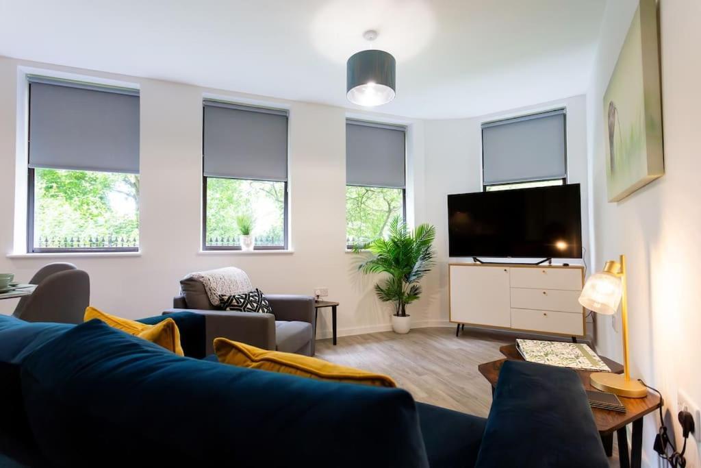 Polly'S Place Apartment Taunton & Free Off Road Parking & Wifi Экстерьер фото