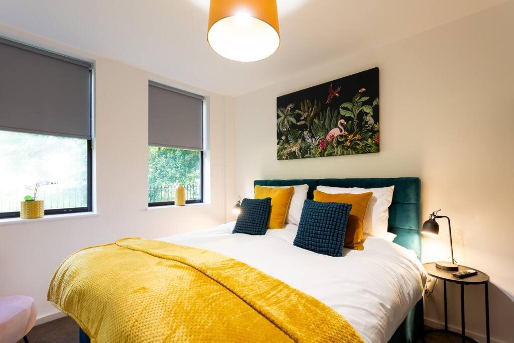 Polly'S Place Apartment Taunton & Free Off Road Parking & Wifi Экстерьер фото