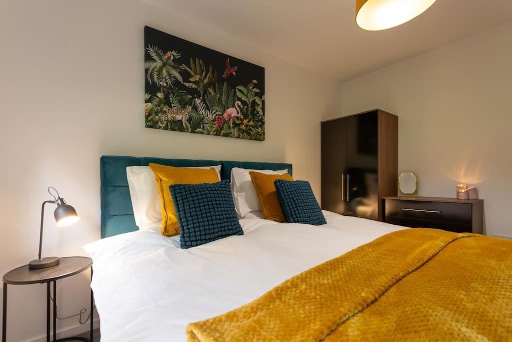 Polly'S Place Apartment Taunton & Free Off Road Parking & Wifi Экстерьер фото