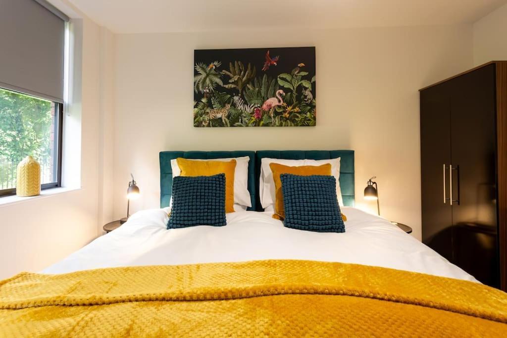 Polly'S Place Apartment Taunton & Free Off Road Parking & Wifi Экстерьер фото